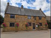 oxfordshire attractive stone-built village